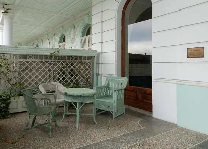 Au Temps Suspendu アパート エクスレバン